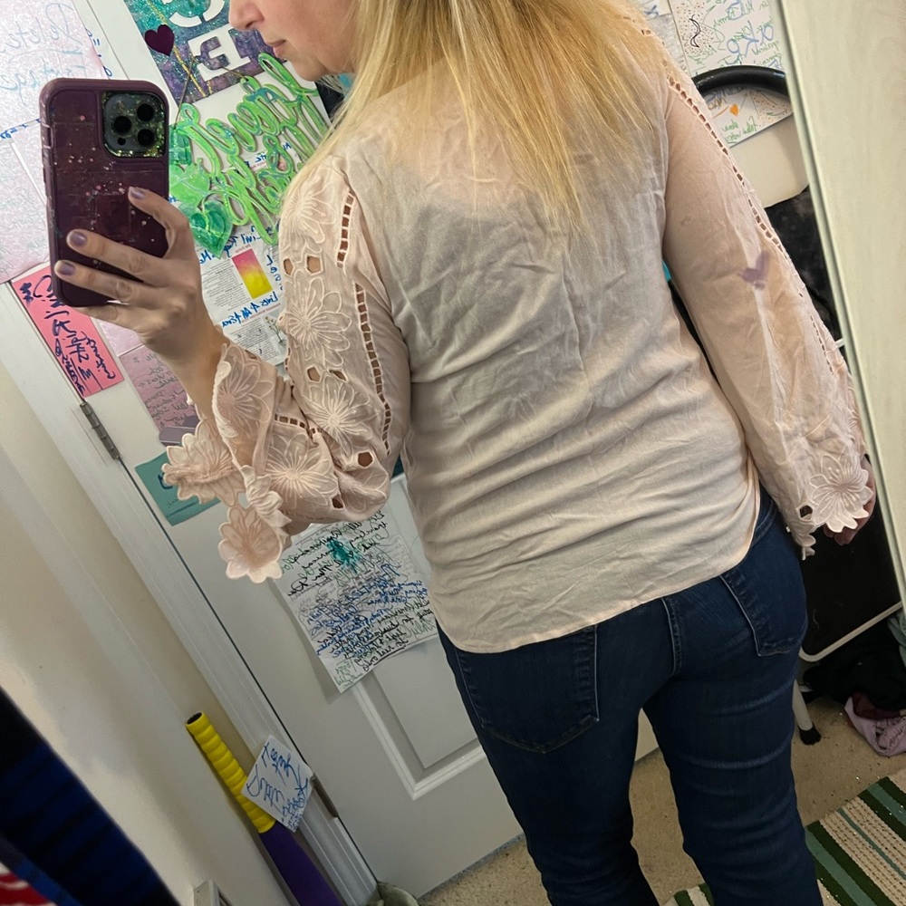LACE EMBROIDERY LAZER CUT BEAUTIFUL PALE PUNK M MEDIUM TOP BLOUSE SEXY V 770 EUC